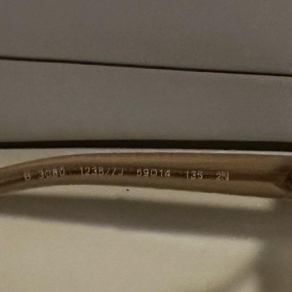 Burberry Sunglasses and case - Picture 10 of 10